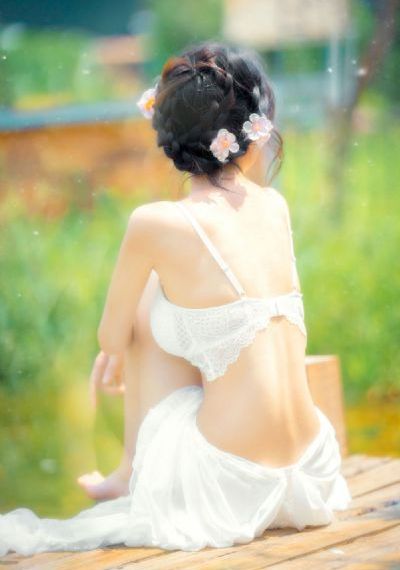 淫欲の虏 襟足から滴る雫 电影