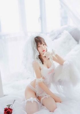《年轻女教师3》在线观看
