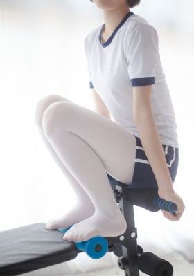 夫妻两人看b站伤感电视剧