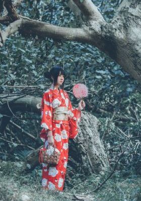 82岁老人找20多岁小伙子