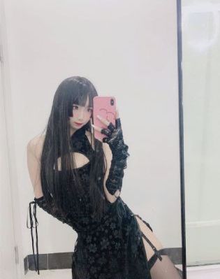胸大我被六个男人玩一晚上